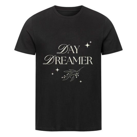 Zartes „Day Dreamer“ Typo-Design mit kleinen Sternen und floralem Zweig auf dunklem Hintergrund.