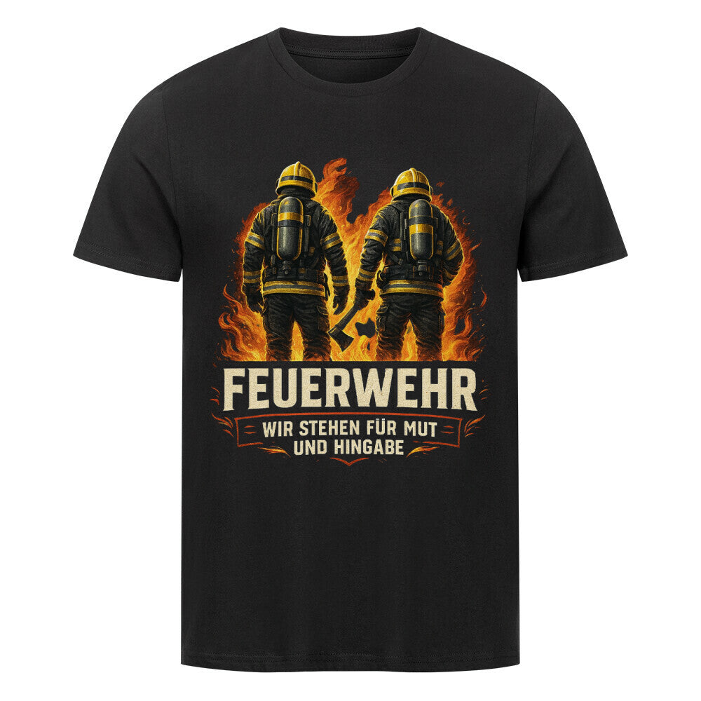 Zwei Feuerwehrleute von hinten vor Flammen, Feuerwehr Design mit Text „Wir stehen für Mut und Hingabe“.