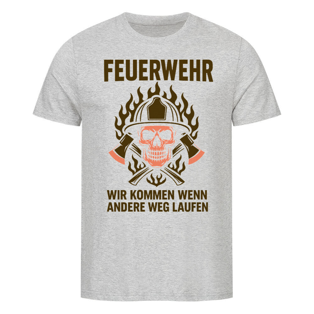 Feuerwehr Vintage Design – Skull mit Helm & Flammen in braun-orange Tönen, Text „Wir kommen, wenn andere weglaufen“. Grau