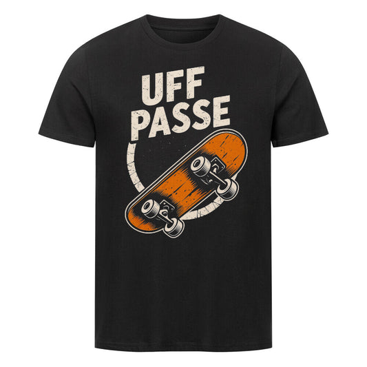 Skateboard im Vintage-Stil mit dem Dialekt-Spruch „Uff Passe“ in hellen Buchstaben auf schwarzem Hintergrund. schwarz